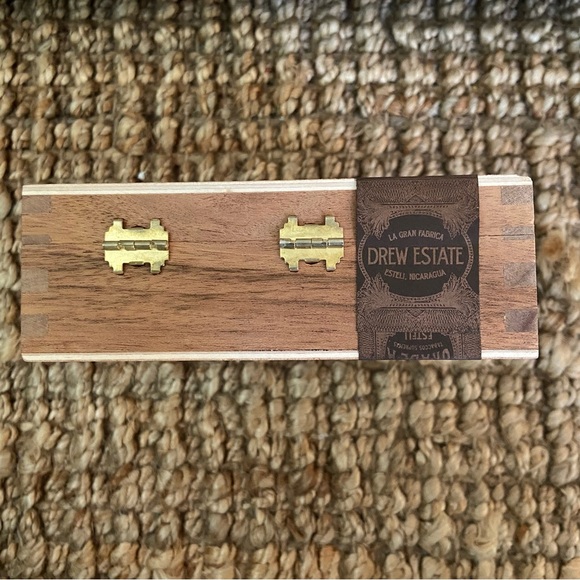 Empty Wooden Cigar Box Liga Privada T52 Stalk Cut Toro 152 x 52 - Picture 5 of 7